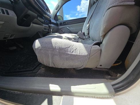 Used 2012 Toyota Tacoma 2WD Regular Cab image 19