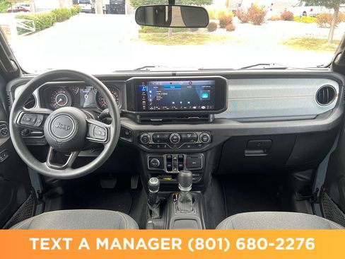 Used 2025 Jeep Gladiator Sport AWD/4WD image 16