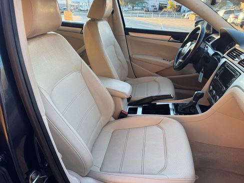 Used 2012 Volkswagen Passat TDI SE image 21