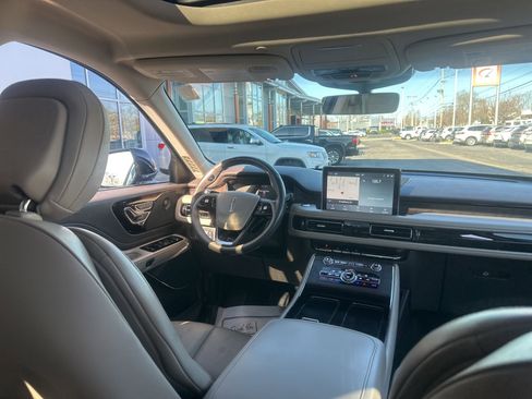 Used 2020 Lincoln Aviator Reserve w/ Equipment Group 201A image 16