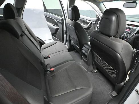 Used 2015 Kia Sorento LX image 39