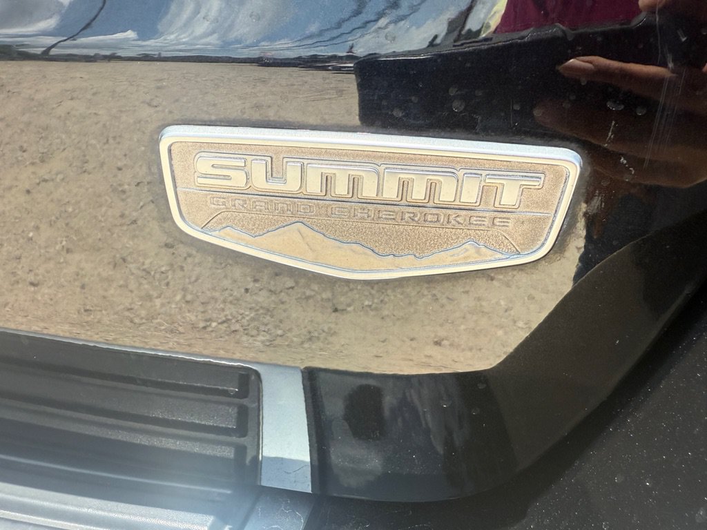 Used 2015 Jeep Grand Cherokee Summit w/ Platinum Series Group AWD/4WD image 37