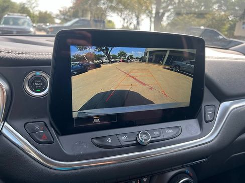Used 2025 Chevrolet Blazer LT FWD image 19