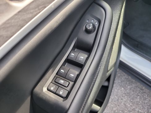 Used 2025 Jeep Grand Cherokee L Limited w/ Luxury Tech Group II RWD image 17