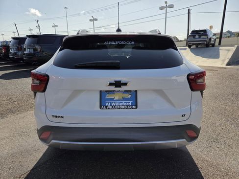 New 2026 Chevrolet Trax LT w/ Driver Confidence Package FWD image 4