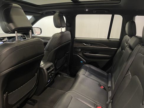 Used 2023 Jeep Grand Cherokee Overland AWD/4WD image 23