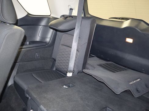 Used 2025 Nissan Pathfinder SV image 50