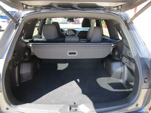 Used 2025 Subaru Forester Premium AWD/4WD image 18