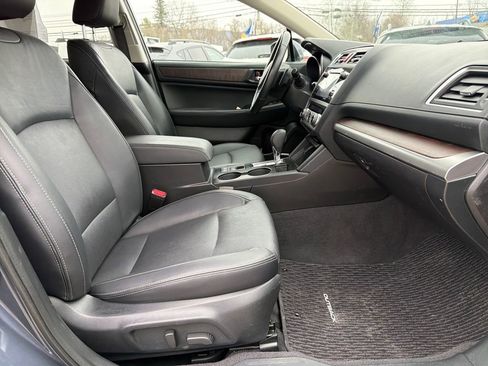 Used 2017 Subaru Outback 3.6R Limited image 32