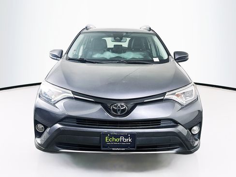 Used 2018 Toyota RAV4 Limited FWD image 2