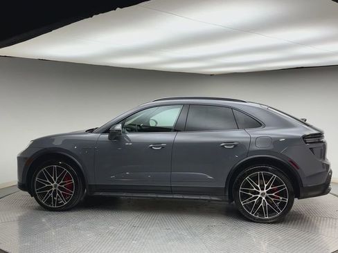 Used 2025 Porsche Macan Turbo Electric AWD/4WD image 5