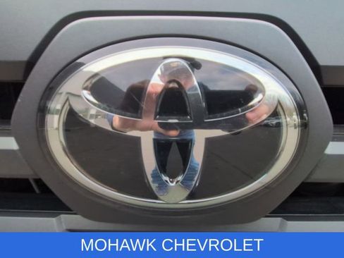 Used 2019 Toyota Tacoma SR5 image 29