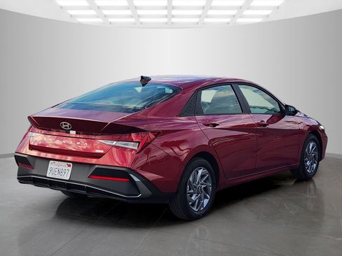 Certified 2025 Hyundai Elantra Blue image 5