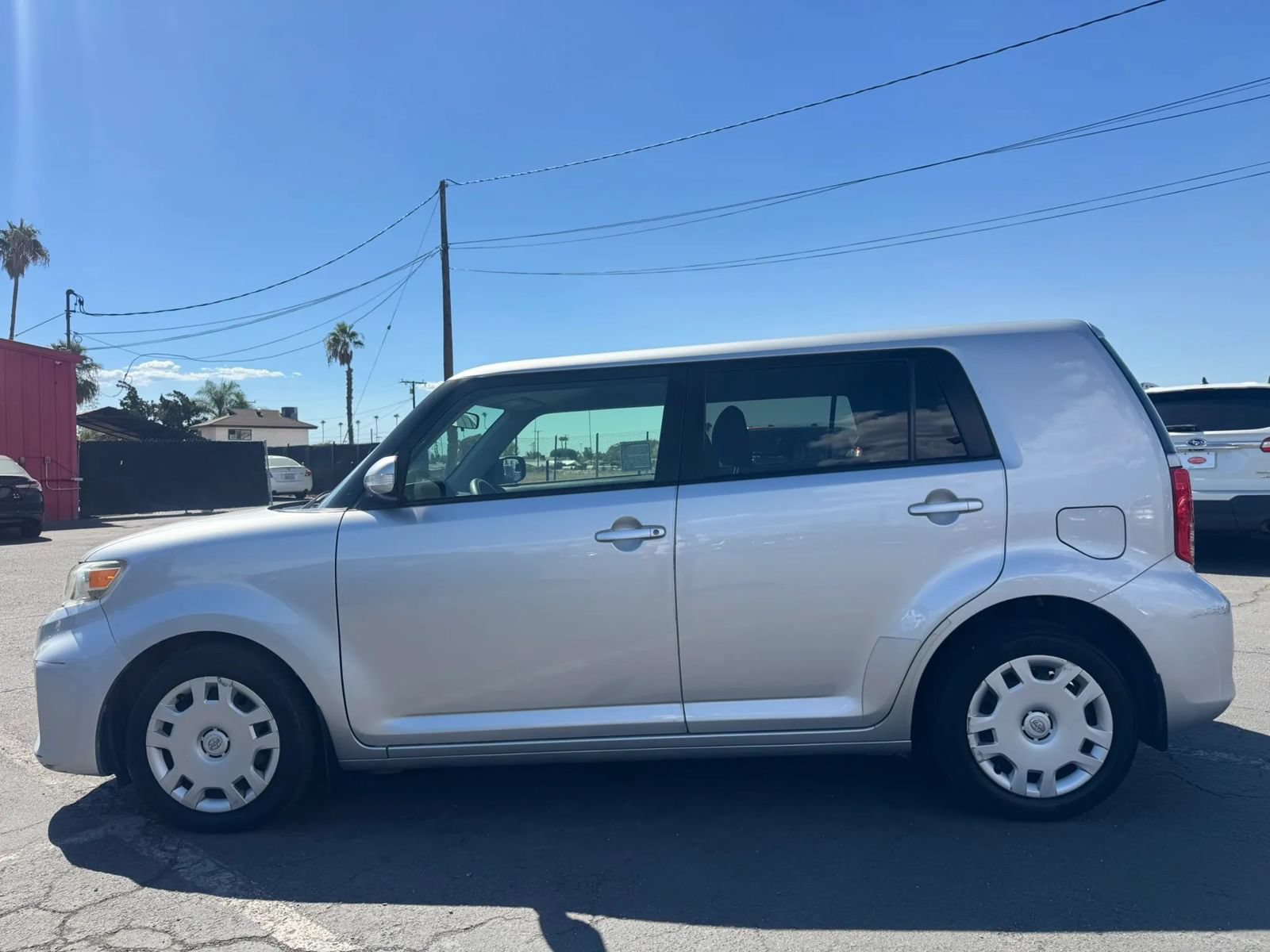 Used 2015 Scion xB FWD image 3