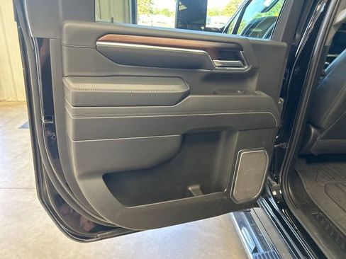 Used 2024 GMC Sierra 3500 Denali w/ Denali Reserve Package image 35