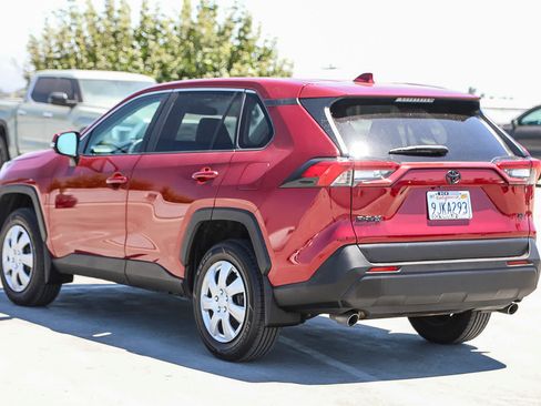 Used 2023 Toyota RAV4 LE FWD image 7