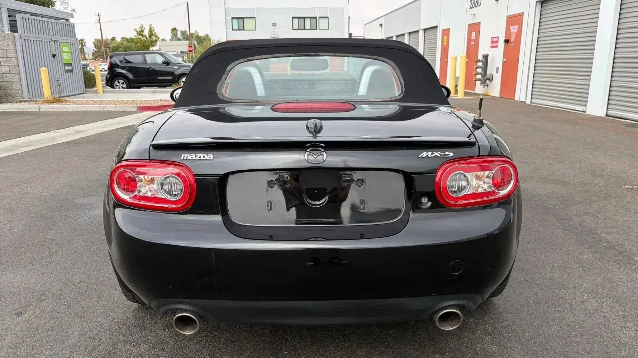 Used 2009 MAZDA MX-5 Miata Grand Touring w/ Premium Pkg RWD image 4