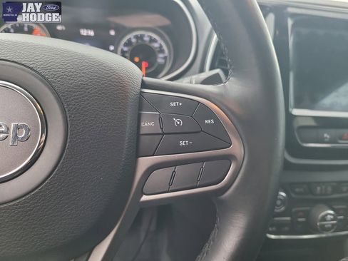 Used 2019 Jeep Cherokee Limited w/ Trailer Tow Group image 18