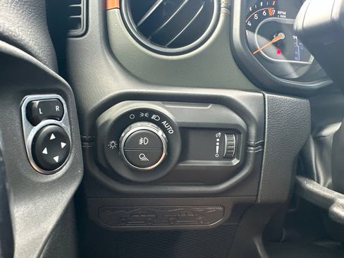 Used 2025 Jeep Gladiator Mojave AWD/4WD image 44