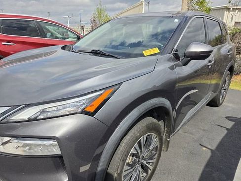 Used 2021 Nissan Rogue SV image 10