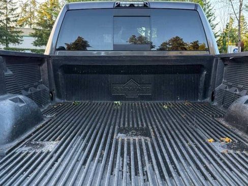 Used 2018 RAM 2500 Laramie w/ Sport Appearance Group AWD/4WD image 11