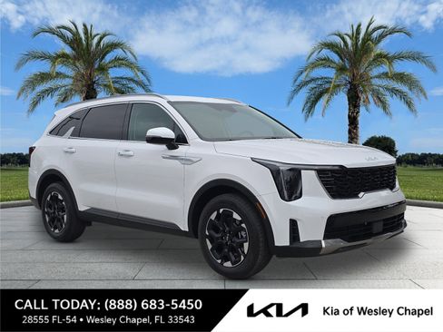 Certified 2025 Kia Sorento S image 1
