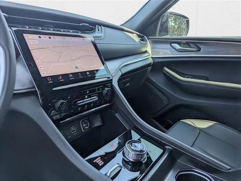 New 2025 Jeep Grand Cherokee Limited w/ Black Appearance Package image 20