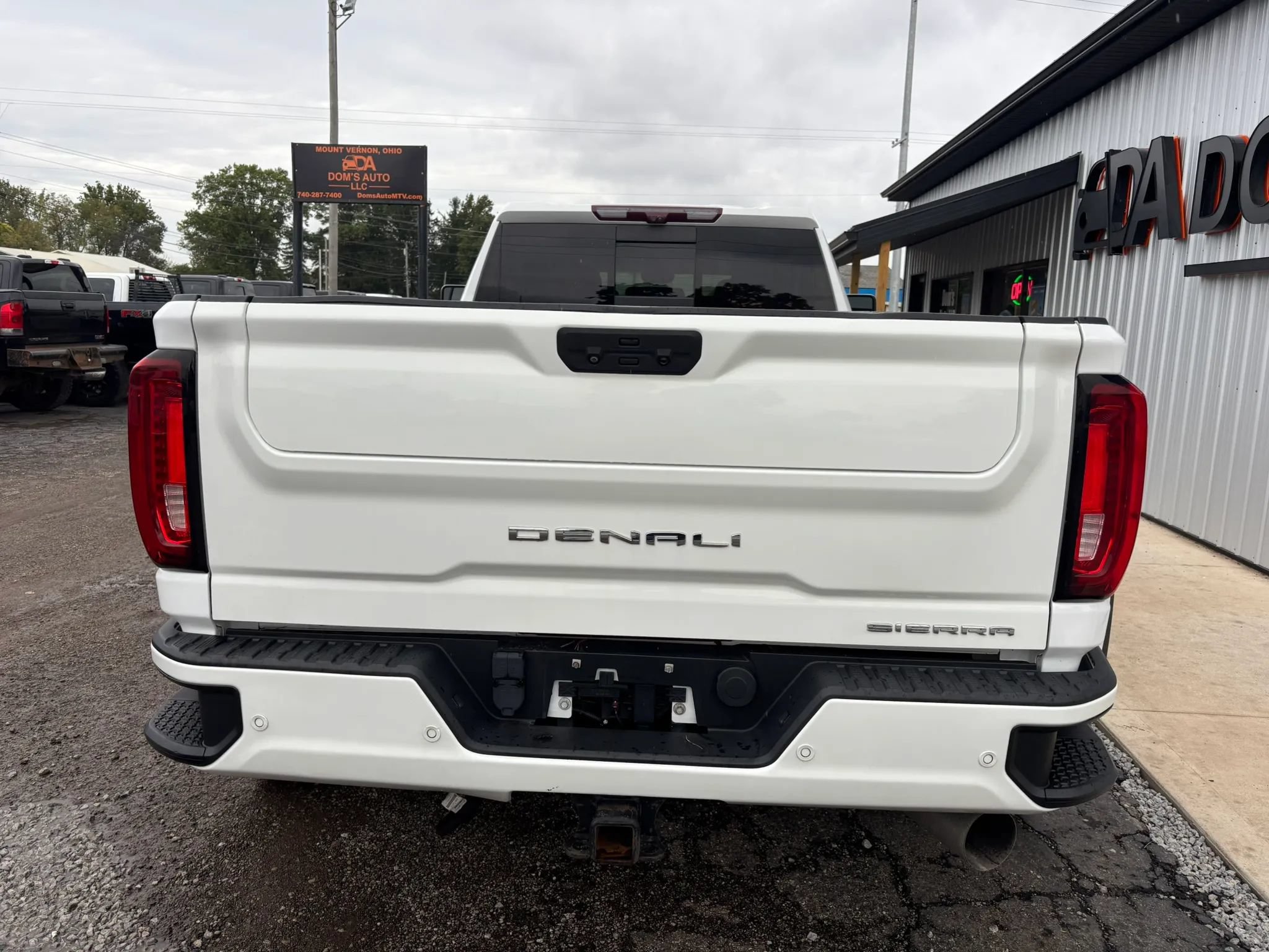 Used 2021 GMC Sierra 3500 Denali w/ Technology Package AWD/4WD image 7