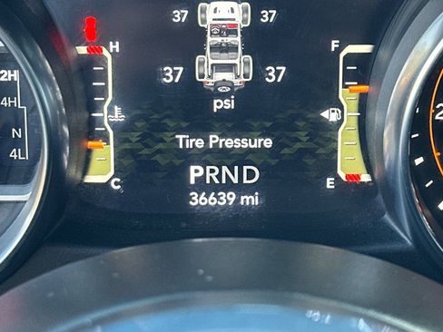 Used 2021 Jeep Wrangler Unlimited Sahara image 30