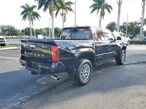 Used 2025 Toyota Tacoma Limited image 4