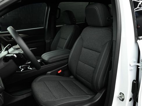 New 2026 Chevrolet Traverse LT w/ Driver Confidence Package image 14