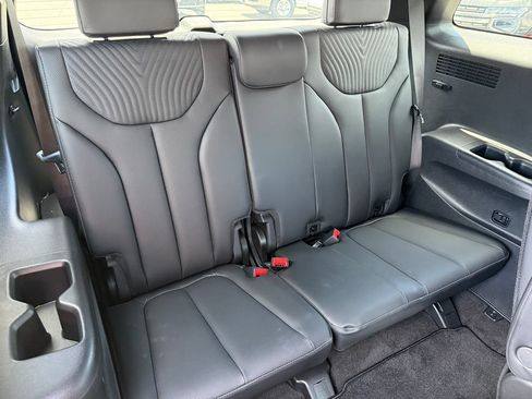 Used 2025 Hyundai Palisade Calligraphy FWD image 17