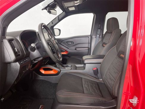 Used 2026 Nissan Frontier PRO-4X AWD/4WD image 5