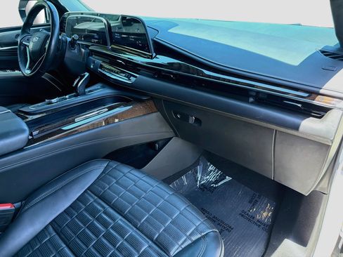 Used 2022 Cadillac Escalade Sport Platinum AWD/4WD image 33