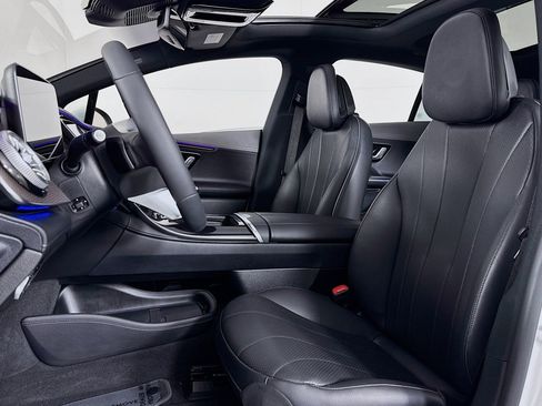 Certified 2023 Mercedes-Benz EQE 350+ 4MATIC Sedan w/ Exclusive Trim Package image 17