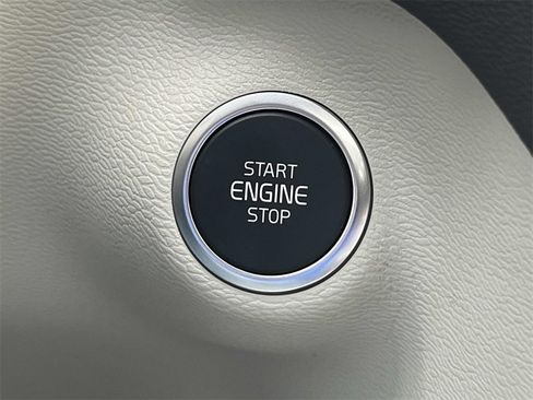 New 2026 Volvo XC40 B5 Plus w/ Protection Package Premier image 30