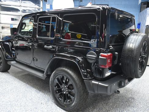 Used 2021 Jeep Wrangler Unlimited Sahara w/ Cold Weather Group image 8