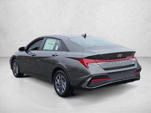 New 2026 Hyundai Elantra Hybrid FWD image 9