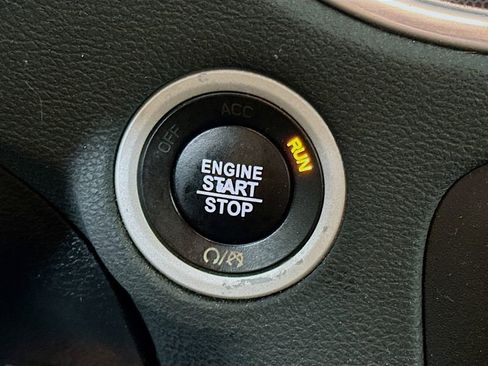 Used 2017 Dodge Charger SXT image 18