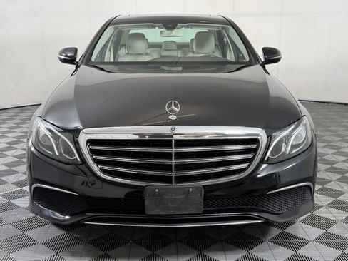 Used 2019 Mercedes-Benz E 300 4MATIC image 11
