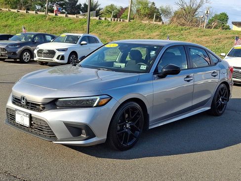 Used 2024 Honda Civic Sport image 3