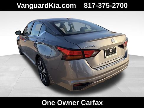 Used 2021 Nissan Altima 2.5 SV image 2