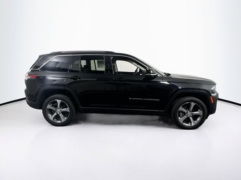 Used 2023 Jeep Grand Cherokee Limited AWD/4WD image 4