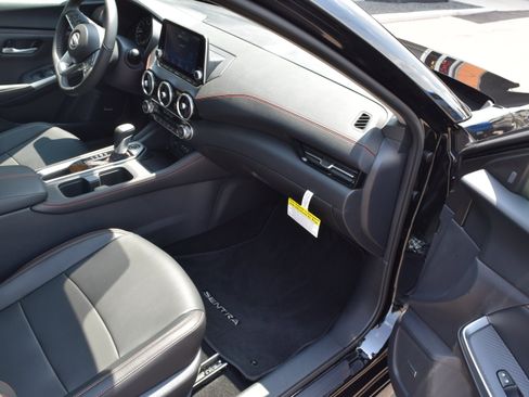 Used 2025 Nissan Sentra SR w/ SR Premium Package FWD image 8