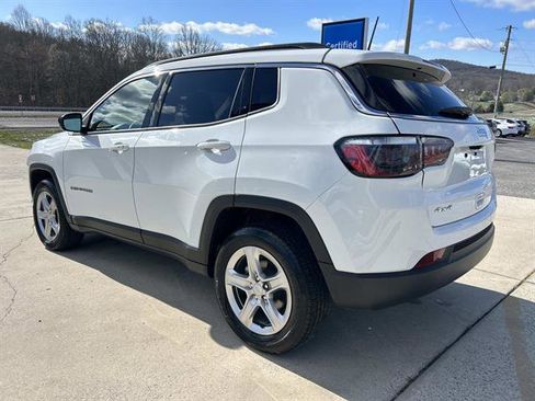 Used 2024 Jeep Compass Latitude image 6