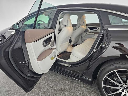 Used 2023 Mercedes-Benz EQS 450+ Sedan image 18