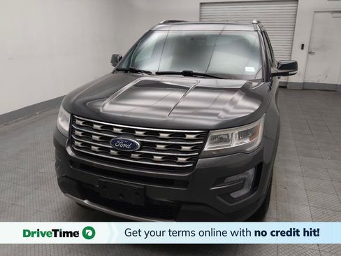 Used 2017 Ford Explorer XLT w/ Equipment Group 202A AWD/4WD image 1