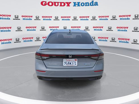 Used 2023 Honda Accord Touring image 3
