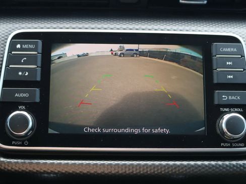 Used 2019 Nissan Kicks SV image 16