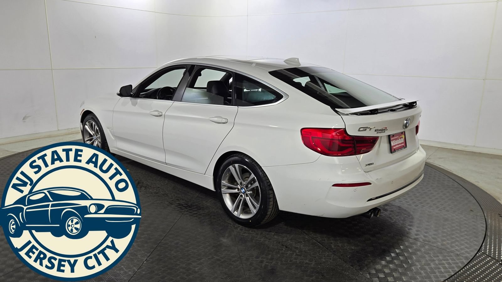 Used 2019 BMW 330i Gran Turismo xDrive w/ Convenience Package AWD/4WD image 3